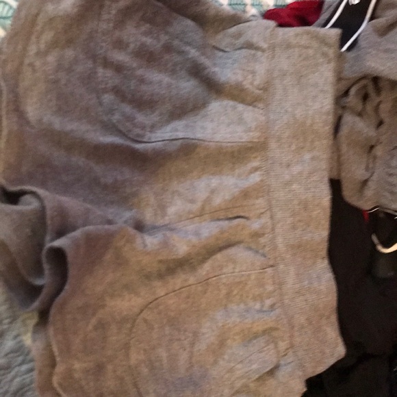 Short shorts - Picture 1 of 3